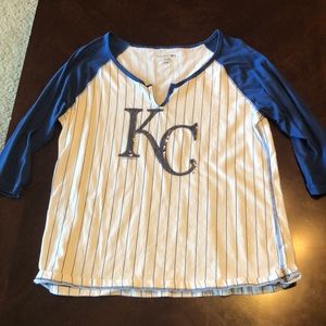 XL Women’s KC Royals V-Neck 3/4 Sleeve Tee